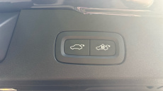 Volvo V60 2.0 B4P Ultra Dark 5dr Auto Petrol Estate